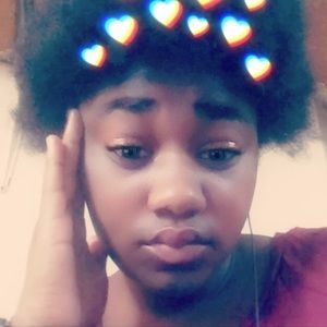 Meet your Posher, Tia